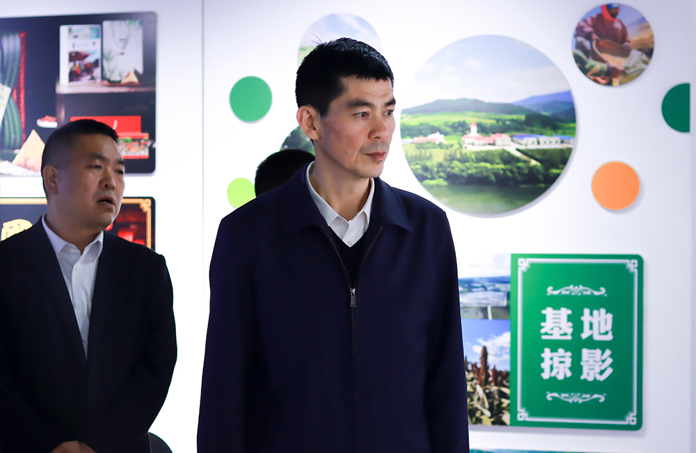 1744092129664196.jpg 2.jpg